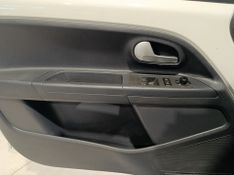 Volkswagen Up! Move 1.0 Tsi Total Mec 2017/2017 SIM VEÍCULOS PORTO ALEGRE / Carros no Vale
