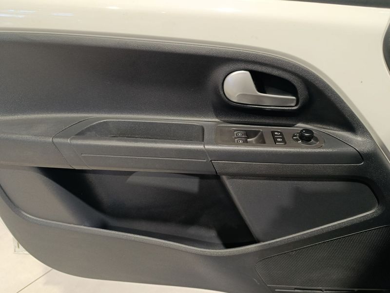 Volkswagen Up! Move 1.0 Tsi Total Mec 2017/2017 SIM VEÍCULOS PORTO ALEGRE / Carros no Vale