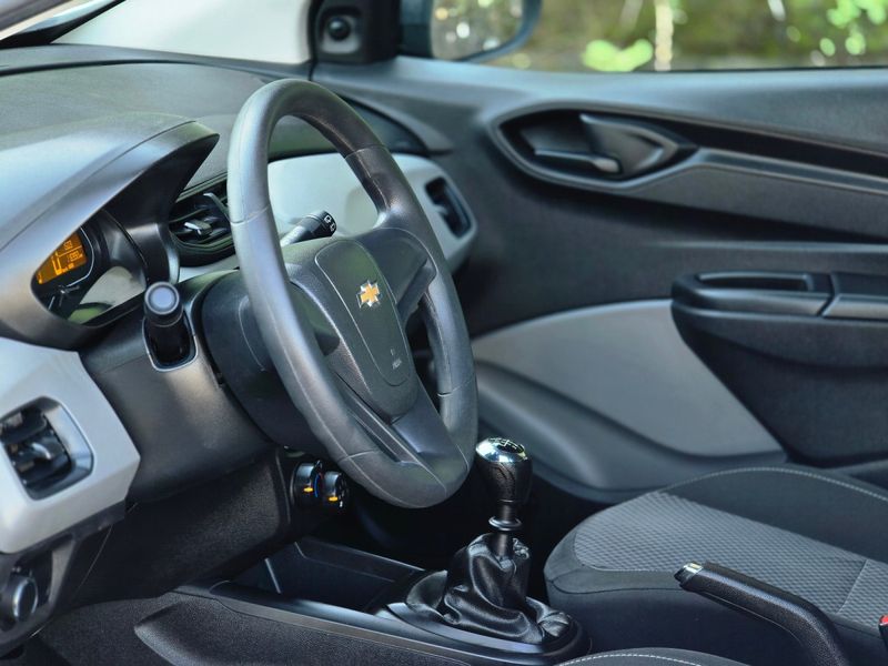 CHEVROLET ONIX HATCH Joy 1.0 8V Mec. 2019/2019 AUTO NÍVEL VEÍCULOS SANTA CRUZ DO SUL / Carros no Vale CHEVROLET ONIX HATCH Joy 1.0 8V Mec. 2019/2019 AUTO NÍVEL VEÍCULOS SANTA CRUZ DO SUL / Carros no Vale