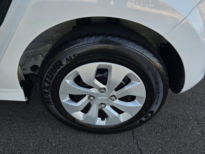 CHEVROLET ONIX HATCH Joy 1.0 8V Mec. 2019/2019 AUTO NÍVEL VEÍCULOS SANTA CRUZ DO SUL / Carros no Vale CHEVROLET ONIX HATCH Joy 1.0 8V Mec. 2019/2019 AUTO NÍVEL VEÍCULOS SANTA CRUZ DO SUL / Carros no Vale