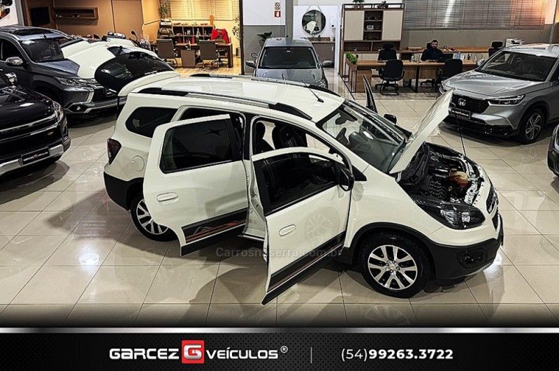 CHEVROLET SPIN 1.8 ACTIV 8V 2017/2018 GARCEZ VEÍCULOS BENTO GONÇALVES / Carros no Vale