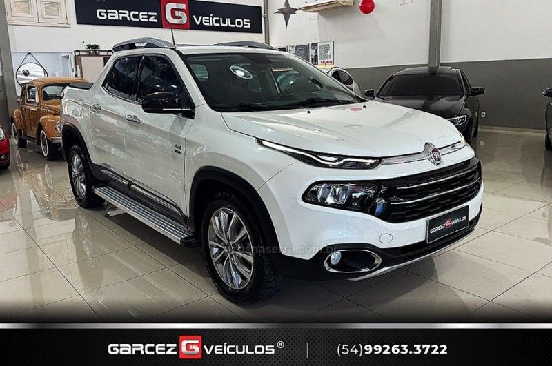 FIAT TORO 2.0 16V TURBO VOLCANO AT9 4X4 2018/2019 GARCEZ VEÍCULOS BENTO GONÇALVES / Carros no Vale