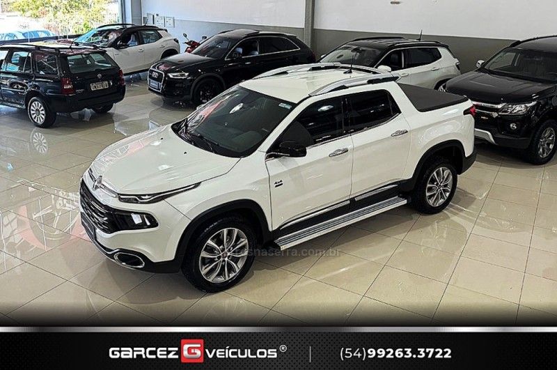 FIAT TORO 2.0 16V TURBO VOLCANO AT9 4X4 2018/2019 GARCEZ VEÍCULOS BENTO GONÇALVES / Carros no Vale