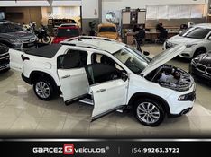 FIAT TORO 2.0 16V TURBO VOLCANO AT9 4X4 2018/2019 GARCEZ VEÍCULOS BENTO GONÇALVES / Carros no Vale