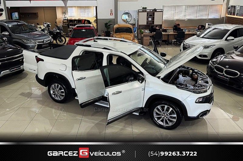 FIAT TORO 2.0 16V TURBO VOLCANO AT9 4X4 2018/2019 GARCEZ VEÍCULOS BENTO GONÇALVES / Carros no Vale