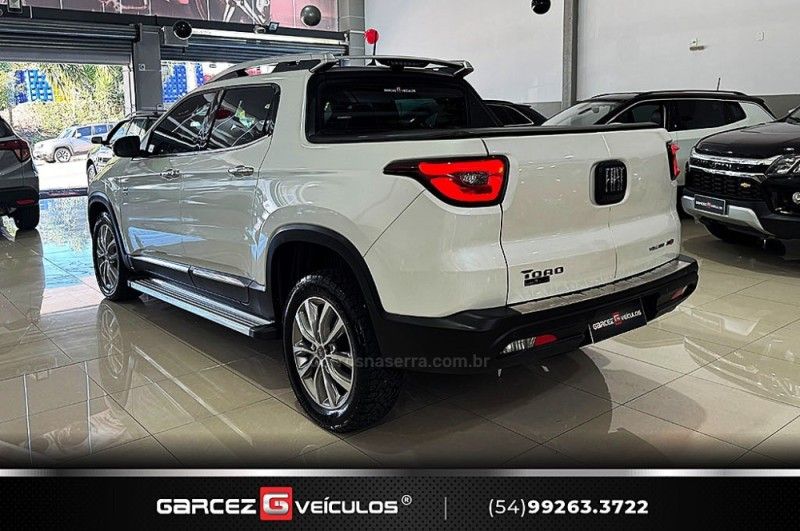 FIAT TORO 2.0 16V TURBO VOLCANO AT9 4X4 2018/2019 GARCEZ VEÍCULOS BENTO GONÇALVES / Carros no Vale