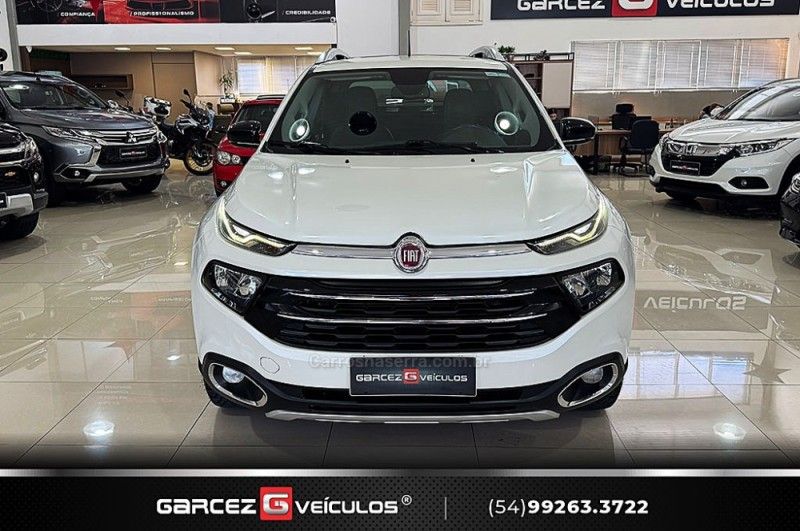 FIAT TORO 2.0 16V TURBO VOLCANO AT9 4X4 2018/2019 GARCEZ VEÍCULOS BENTO GONÇALVES / Carros no Vale