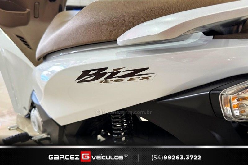 Honda Motos BIZ 125 EX 2024/2025 GARCEZ VEÍCULOS BENTO GONÇALVES / Carros no Vale Honda Motos BIZ 125 EX 2024/2025 GARCEZ VEÍCULOS BENTO GONÇALVES / Carros no Vale
