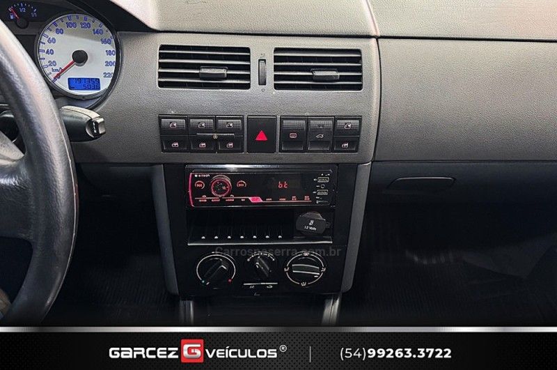 VOLKSWAGEN PARATI 1.6 MI TRACK & FIELD 8V G.III 2004/2005 GARCEZ VEÍCULOS BENTO GONÇALVES / Carros no Vale