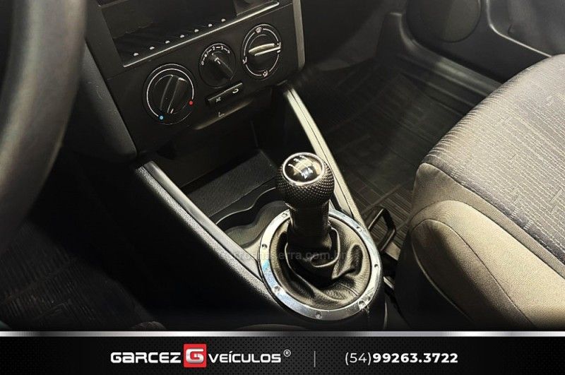 VOLKSWAGEN PARATI 1.6 MI TRACK & FIELD 8V G.III 2004/2005 GARCEZ VEÍCULOS BENTO GONÇALVES / Carros no Vale
