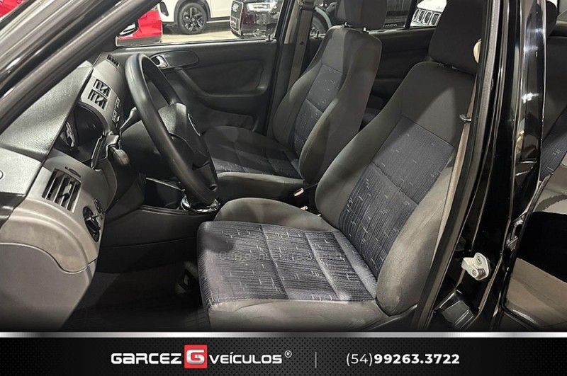 VOLKSWAGEN PARATI 1.6 MI TRACK & FIELD 8V G.III 2004/2005 GARCEZ VEÍCULOS BENTO GONÇALVES / Carros no Vale