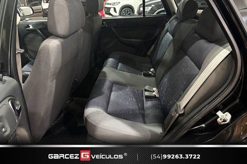 VOLKSWAGEN PARATI 1.6 MI TRACK & FIELD 8V G.III 2004/2005 GARCEZ VEÍCULOS BENTO GONÇALVES / Carros no Vale