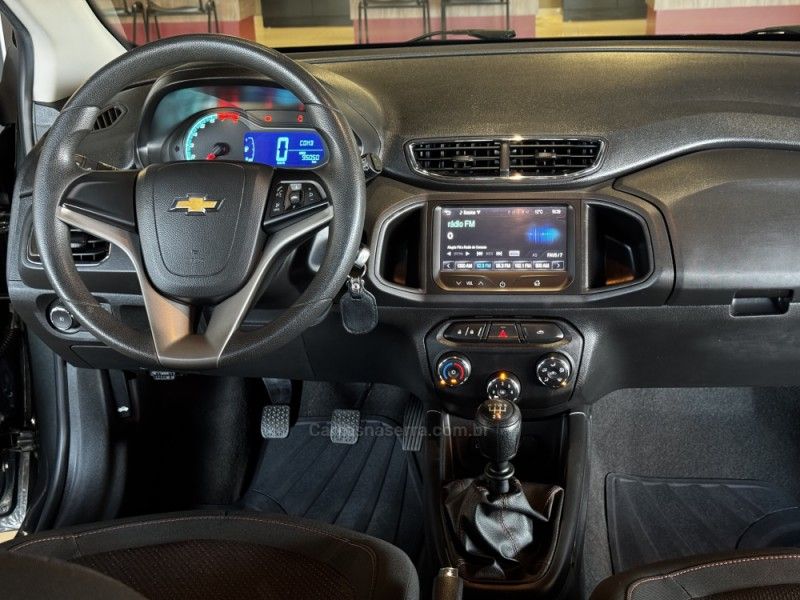 CHEVROLET ONIX 1.4 MPFI LTZ 8V 2016/2016 GRIFFCAR MULTIMARCAS DOIS IRMÃOS / Carros no Vale CHEVROLET ONIX 1.4 MPFI LTZ 8V 2016/2016 GRIFFCAR MULTIMARCAS DOIS IRMÃOS / Carros no Vale