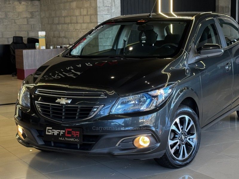 CHEVROLET ONIX 1.4 MPFI LTZ 8V 2016/2016 GRIFFCAR MULTIMARCAS DOIS IRMÃOS / Carros no Vale CHEVROLET ONIX 1.4 MPFI LTZ 8V 2016/2016 GRIFFCAR MULTIMARCAS DOIS IRMÃOS / Carros no Vale