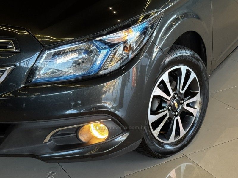 CHEVROLET ONIX 1.4 MPFI LTZ 8V 2016/2016 GRIFFCAR MULTIMARCAS DOIS IRMÃOS / Carros no Vale CHEVROLET ONIX 1.4 MPFI LTZ 8V 2016/2016 GRIFFCAR MULTIMARCAS DOIS IRMÃOS / Carros no Vale