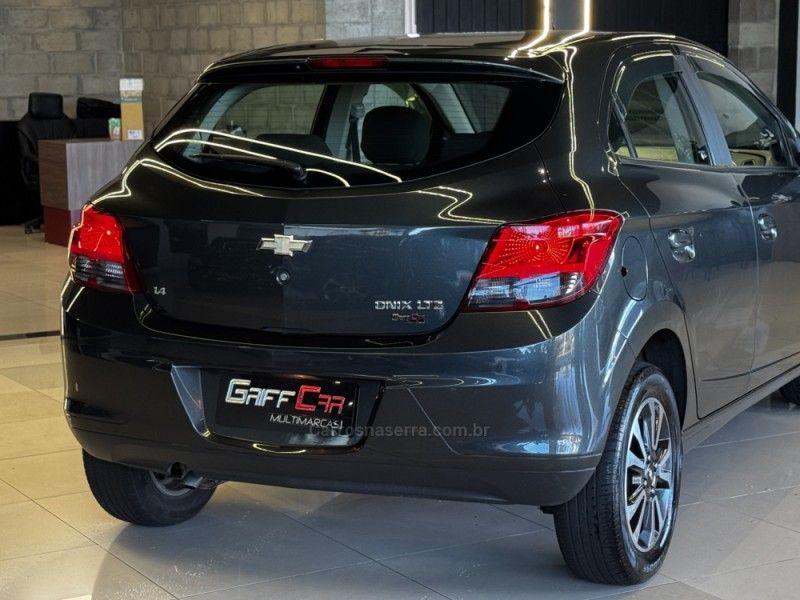 CHEVROLET ONIX 1.4 MPFI LTZ 8V 2016/2016 GRIFFCAR MULTIMARCAS DOIS IRMÃOS / Carros no Vale CHEVROLET ONIX 1.4 MPFI LTZ 8V 2016/2016 GRIFFCAR MULTIMARCAS DOIS IRMÃOS / Carros no Vale