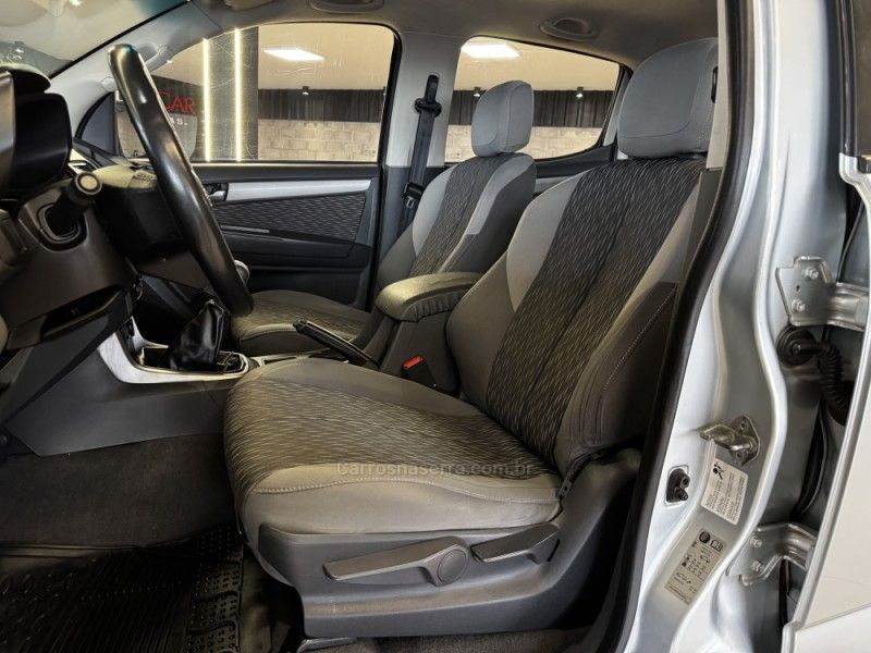 CHEVROLET S10 2.4 LT 4X2 CD 8V 2012/2013 GRIFFCAR MULTIMARCAS DOIS IRMÃOS / Carros no Vale