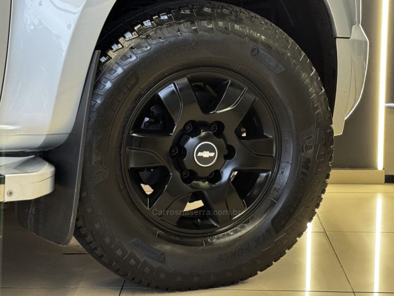 CHEVROLET S10 2.4 LT 4X2 CD 8V 2012/2013 GRIFFCAR MULTIMARCAS DOIS IRMÃOS / Carros no Vale