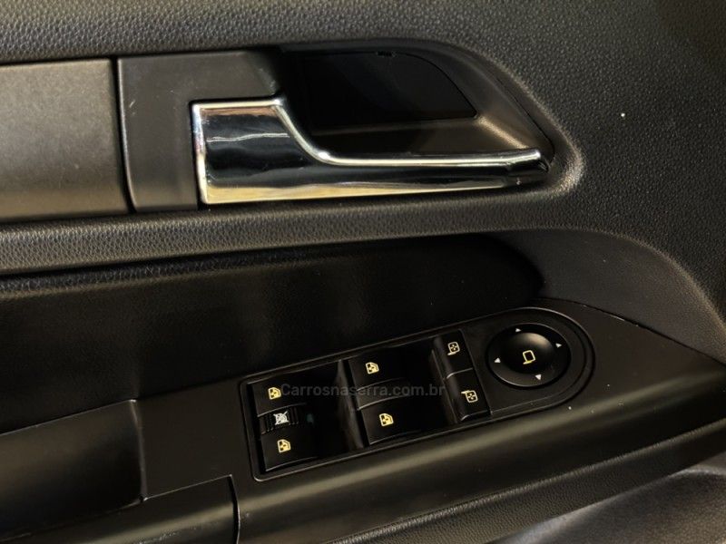 CHEVROLET VECTRA 2.0 MPFI GT HATCH 8V 2011/2011 GRIFFCAR MULTIMARCAS DOIS IRMÃOS / Carros no Vale CHEVROLET VECTRA 2.0 MPFI GT HATCH 8V 2011/2011 GRIFFCAR MULTIMARCAS DOIS IRMÃOS / Carros no Vale