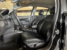 CHEVROLET VECTRA 2.0 MPFI GT HATCH 8V 2011/2011 GRIFFCAR MULTIMARCAS DOIS IRMÃOS / Carros no Vale