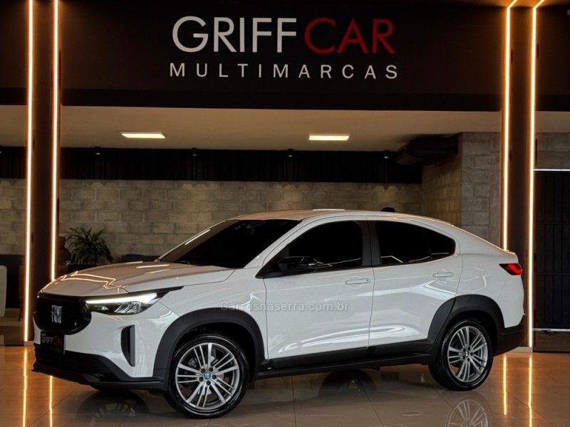 FIAT FASTBACK 1.0 200 TURBO DRIVE 2024/2024 GRIFFCAR MULTIMARCAS DOIS IRMÃOS / Carros no Vale