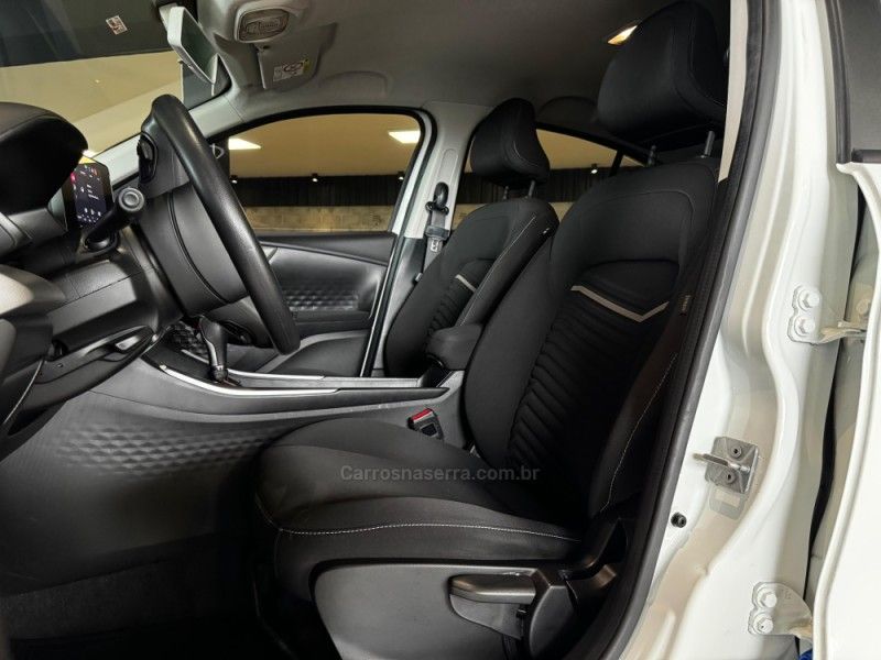 FIAT FASTBACK 1.0 200 TURBO DRIVE 2024/2024 GRIFFCAR MULTIMARCAS DOIS IRMÃOS / Carros no Vale