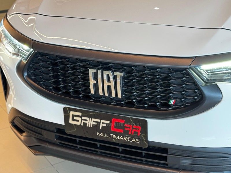 FIAT FASTBACK 1.0 200 TURBO DRIVE 2024/2024 GRIFFCAR MULTIMARCAS DOIS IRMÃOS / Carros no Vale