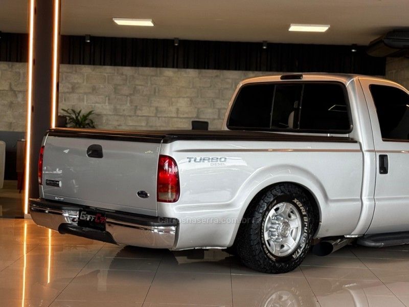 FORD F-250 4.2 XL 4X2 CS TURBO INTERCOOLER 1999/2000 GRIFFCAR MULTIMARCAS DOIS IRMÃOS / Carros no Vale