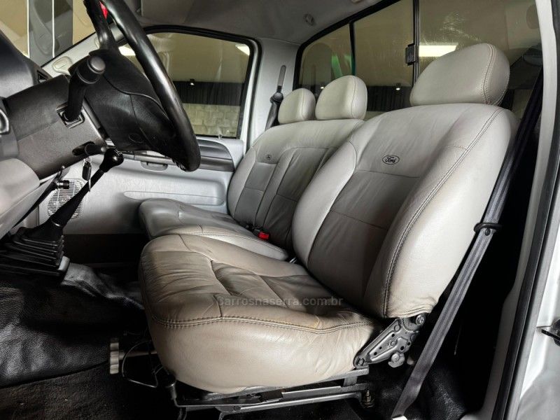 FORD F-250 4.2 XL 4X2 CS TURBO INTERCOOLER 1999/2000 GRIFFCAR MULTIMARCAS DOIS IRMÃOS / Carros no Vale