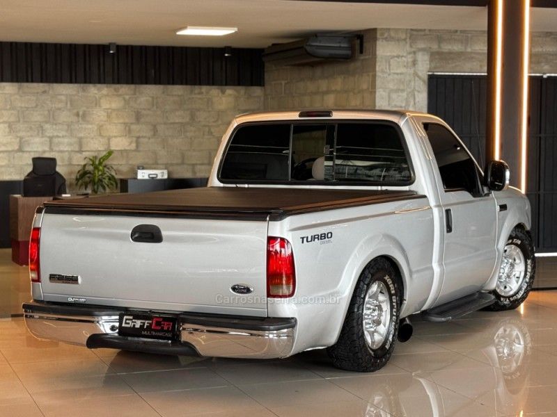 FORD F-250 4.2 XL 4X2 CS TURBO INTERCOOLER 1999/2000 GRIFFCAR MULTIMARCAS DOIS IRMÃOS / Carros no Vale
