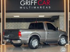 FORD F-250 4.2 XLT 4X2 CE TURBO INTERCOOLER 2001/2001 GRIFFCAR MULTIMARCAS DOIS IRMÃOS / Carros no Vale