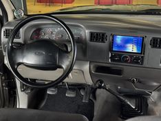FORD F-250 4.2 XLT 4X2 CE TURBO INTERCOOLER 2001/2001 GRIFFCAR MULTIMARCAS DOIS IRMÃOS / Carros no Vale