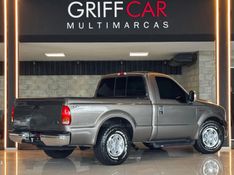 FORD F-250 4.2 XLT 4X2 CS TURBO INTERCOOLER 2001/2001 GRIFFCAR MULTIMARCAS DOIS IRMÃOS / Carros no Vale
