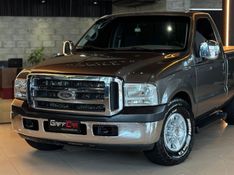 FORD F-250 4.2 XLT 4X2 CS TURBO INTERCOOLER 2001/2001 GRIFFCAR MULTIMARCAS DOIS IRMÃOS / Carros no Vale
