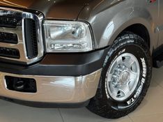 FORD F-250 4.2 XLT 4X2 CS TURBO INTERCOOLER 2001/2001 GRIFFCAR MULTIMARCAS DOIS IRMÃOS / Carros no Vale