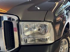 FORD F-250 4.2 XLT 4X2 CS TURBO INTERCOOLER 2001/2001 GRIFFCAR MULTIMARCAS DOIS IRMÃOS / Carros no Vale