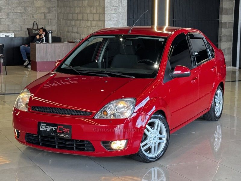 FORD FIESTA 1.6 MPI 8V 2006/2007 GRIFFCAR MULTIMARCAS DOIS IRMÃOS / Carros no Vale