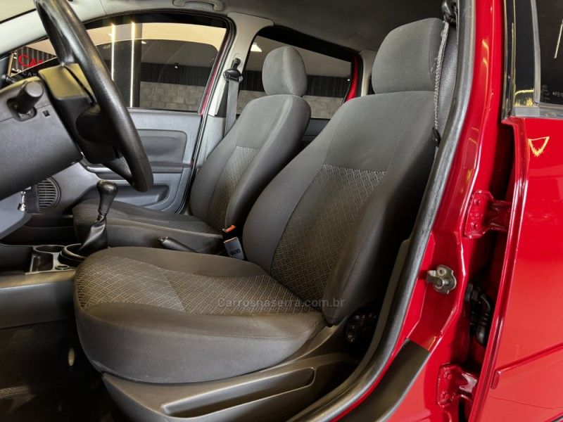 FORD FIESTA 1.6 MPI 8V 2006/2007 GRIFFCAR MULTIMARCAS DOIS IRMÃOS / Carros no Vale