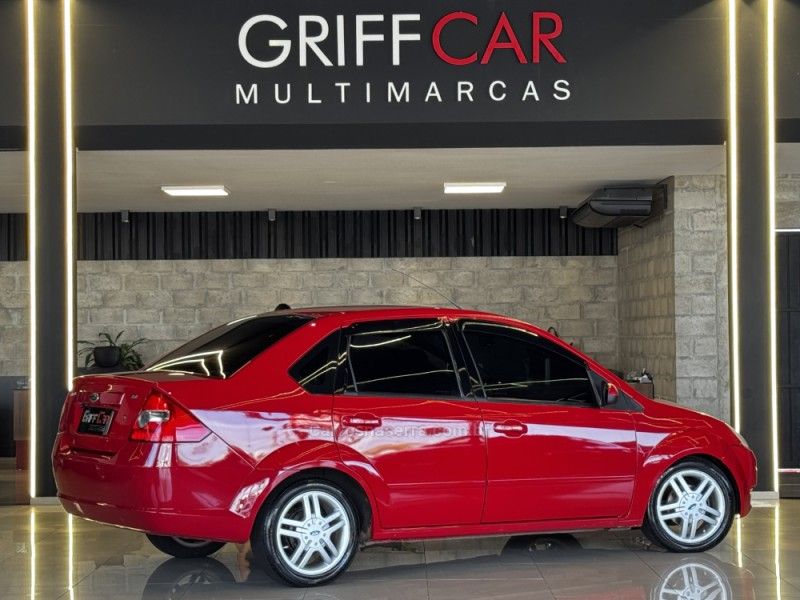 FORD FIESTA 1.6 MPI 8V 2006/2007 GRIFFCAR MULTIMARCAS DOIS IRMÃOS / Carros no Vale