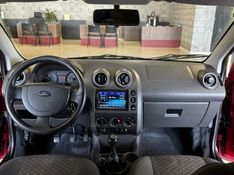 FORD FIESTA 1.6 MPI 8V 2006/2007 GRIFFCAR MULTIMARCAS DOIS IRMÃOS / Carros no Vale