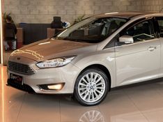 FORD FOCUS 2.0 GLX SEDAN 16V 2016/2016 GRIFFCAR MULTIMARCAS DOIS IRMÃOS / Carros no Vale