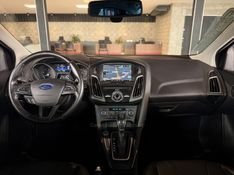 FORD FOCUS 2.0 GLX SEDAN 16V 2016/2016 GRIFFCAR MULTIMARCAS DOIS IRMÃOS / Carros no Vale