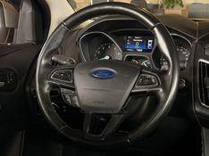 FORD FOCUS 2.0 GLX SEDAN 16V 2016/2016 GRIFFCAR MULTIMARCAS DOIS IRMÃOS / Carros no Vale