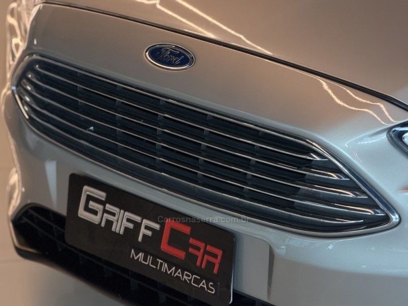 FORD FOCUS 2.0 GLX SEDAN 16V 2016/2016 GRIFFCAR MULTIMARCAS DOIS IRMÃOS / Carros no Vale
