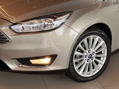 FORD FOCUS 2.0 GLX SEDAN 16V 2016/2016 GRIFFCAR MULTIMARCAS DOIS IRMÃOS / Carros no Vale