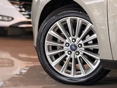 FORD FOCUS 2.0 GLX SEDAN 16V 2016/2016 GRIFFCAR MULTIMARCAS DOIS IRMÃOS / Carros no Vale