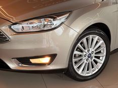 FORD FOCUS 2.0 TITANIUM PLUS SEDAN 16V 2016/2016 GRIFFCAR MULTIMARCAS DOIS IRMÃOS / Carros no Vale