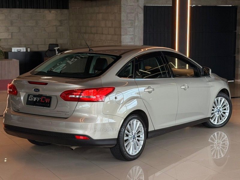 FORD FOCUS 2.0 TITANIUM PLUS SEDAN 16V 2016/2016 GRIFFCAR MULTIMARCAS DOIS IRMÃOS / Carros no Vale FORD FOCUS 2.0 TITANIUM PLUS SEDAN 16V 2016/2016 GRIFFCAR MULTIMARCAS DOIS IRMÃOS / Carros no Vale