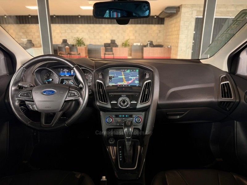 FORD FOCUS 2.0 TITANIUM PLUS SEDAN 16V 2016/2016 GRIFFCAR MULTIMARCAS DOIS IRMÃOS / Carros no Vale FORD FOCUS 2.0 TITANIUM PLUS SEDAN 16V 2016/2016 GRIFFCAR MULTIMARCAS DOIS IRMÃOS / Carros no Vale
