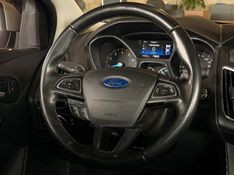 FORD FOCUS 2.0 TITANIUM PLUS SEDAN 16V 2016/2016 GRIFFCAR MULTIMARCAS DOIS IRMÃOS / Carros no Vale